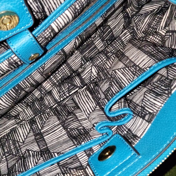 Authentic Vince Camuto large bag lots of pockets - Picture 2 of 4